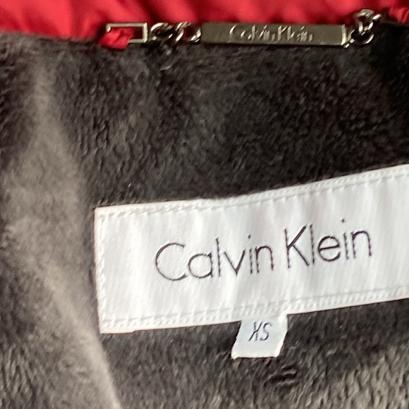 Calvin Klein Ladies ruby red down winter puffer jacket Sz XS Holiday coat - Picture 7 of 8